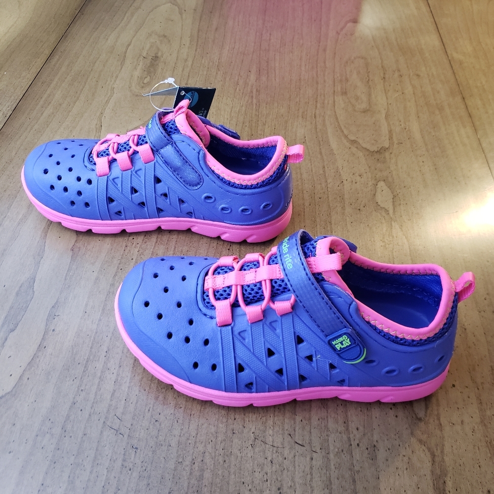 NWT Stride Rite Made 2 Play Phibian Sneaker Sandal